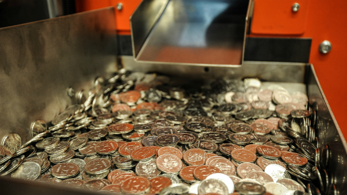 "Свежие" пятирублевые монеты